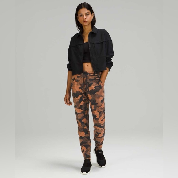 Lululemon Ready to Rulu Jogger 29"
Heritage Speckle Camo - Picture 3 of 9